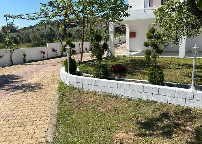 V-suites 2 Apartment Potos