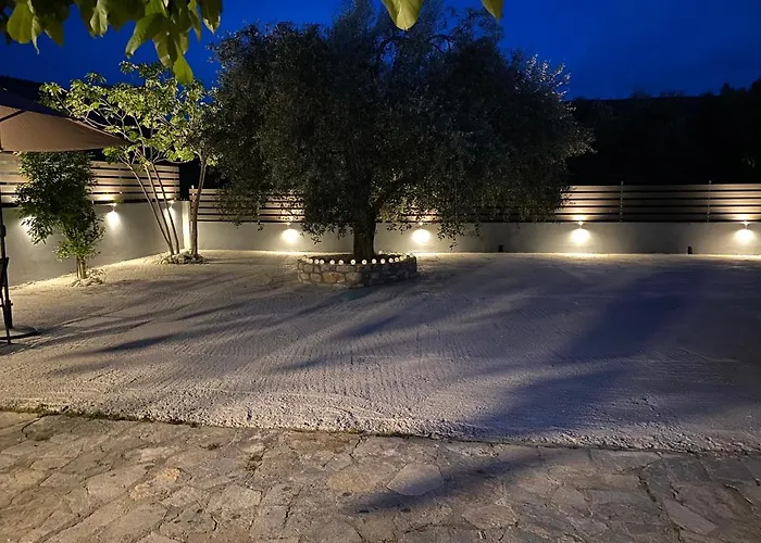 Apartment V-suites 2 *